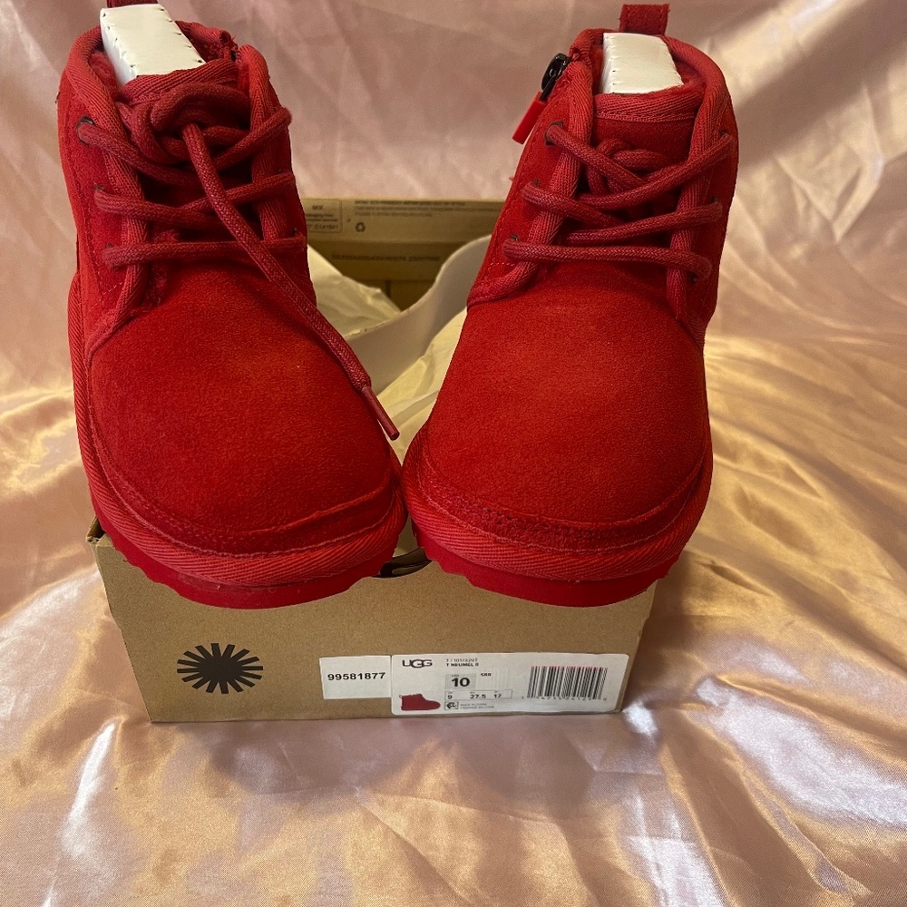 Ugg Boots (Neumell II) youth size